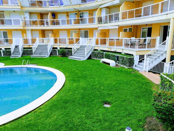 Ferienwohnung für 7 Personen, mit Terrasse und Garten sowie Pool in Spanien - 2