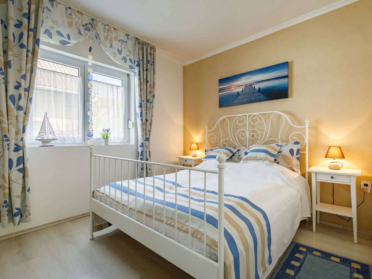 Sunny Day in Balatonmariafürdö, Plattensee Südufer