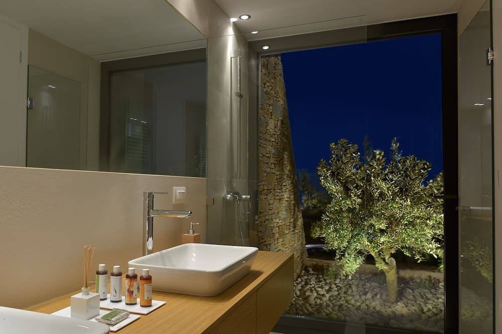 Nafplioblu - Villa für 6-8 mit herrlichem Meer- und Talblick + Infinity-Pool in Asini, Argolis