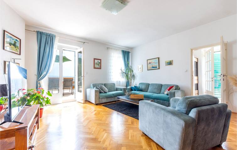 Charmantes Apartment mit 1 Schlafzimmer, WLAN, Klimaanlage und Terrasse, 400 m vom Strand entfernt in Podstrana, Split-Dalmatien