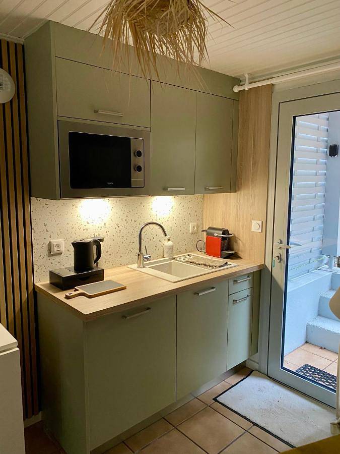 Double Room with Pool View in Soulac-sur-Mer, Région de Lesparre-Médoc