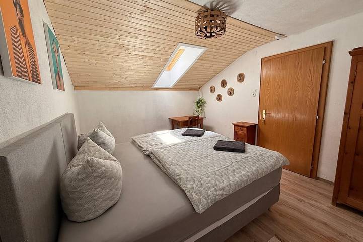 Ganze Wohnung, Gemütliches 4-Personen-Ferienapartment im Pitztal, ruhig und naturnah in Jerzens, Bezirk Imst