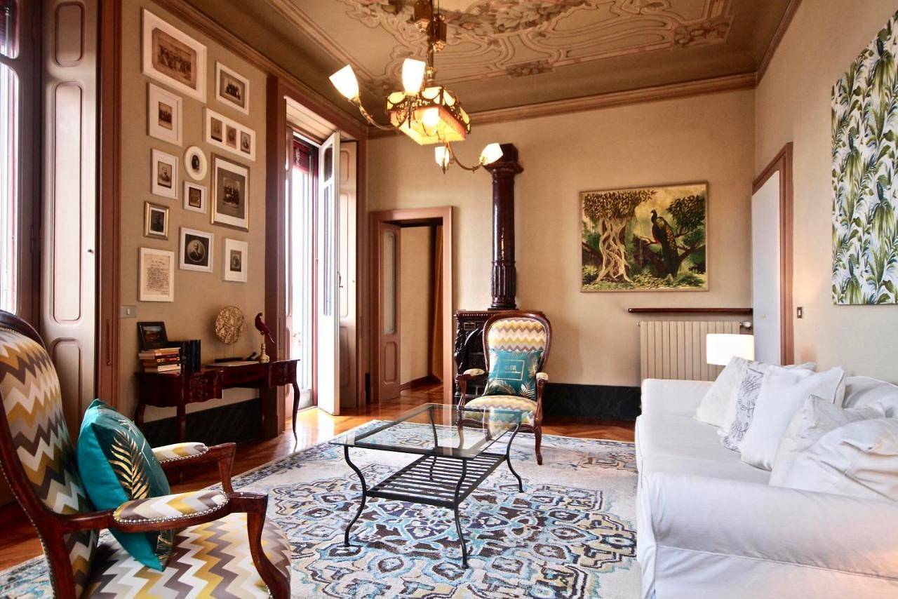 Villa Farinelli in Cadegliano-Viconago, Luganer See (Lombardei)