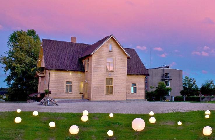 Ferienhaus für 3 Personen, mit Garten und Ausblick in Lettland