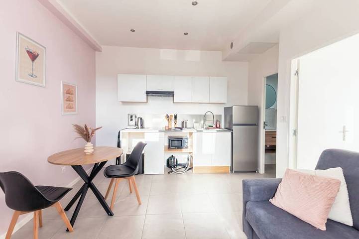 Ganze Wohnung, Cosy, modern air-conditioned T2 in Villeurbanne, Lyon und Umgebung