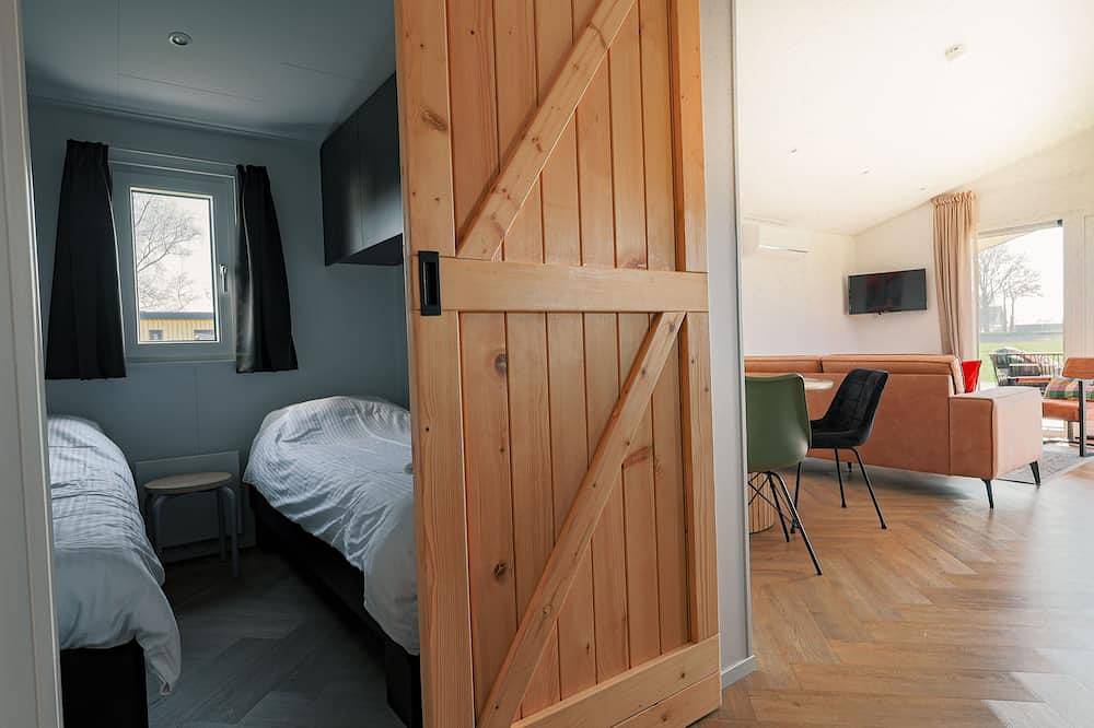 New Luxury Lodge with Meadow View - near National Park Drents-Friese Wold! in Drenthe