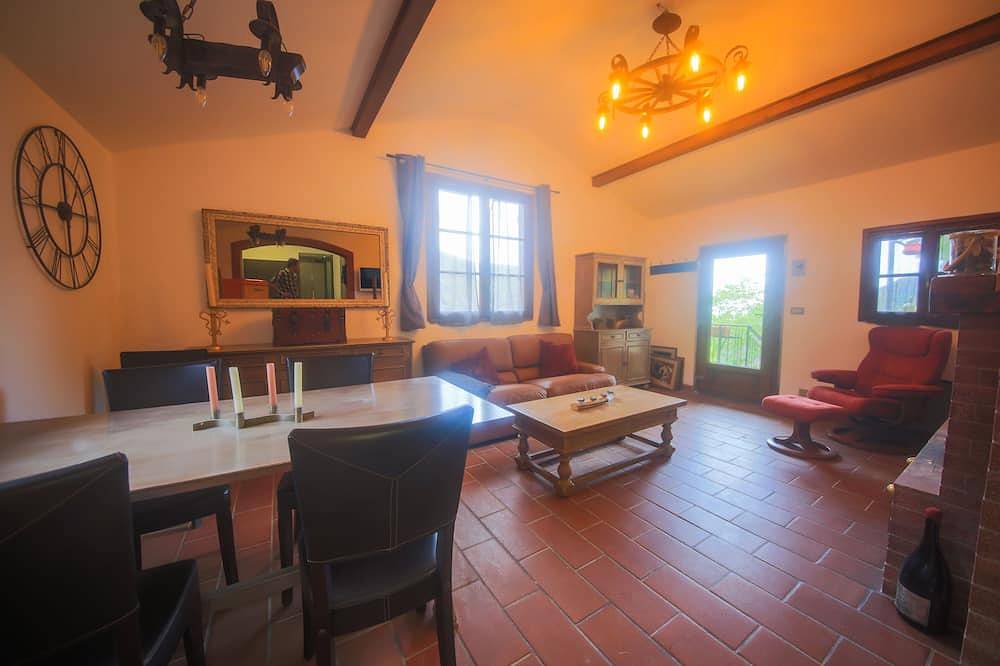 Landhaus mit Pool und Meerblick in Camporosso, Ligurische Alpen