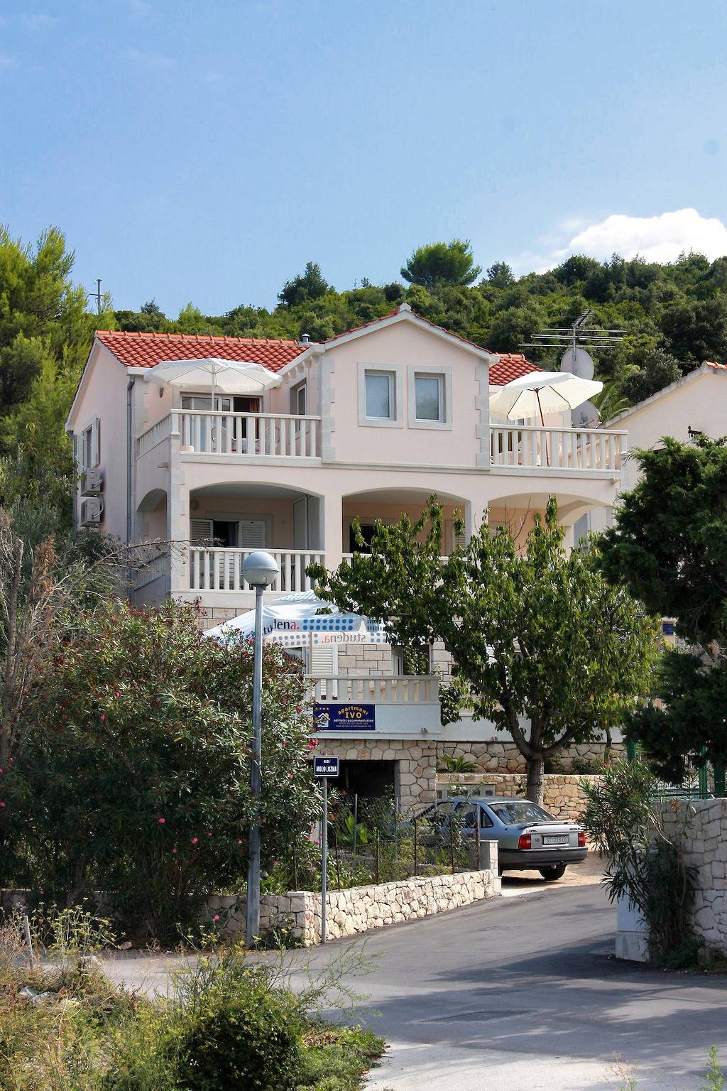 Entire apartment, One bedroom apartment near beach Postira, Brač A-705-c in Postira, Split-Dalmatia