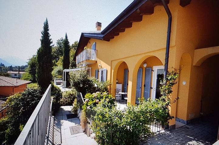 Ferienhaus für 6 Personen, mit Pool in Pianello del Lario