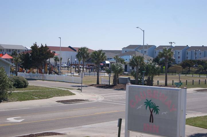 Vacation rental for 2 people, with pool and hot tub as well as terrace in Ocean Isle Beach