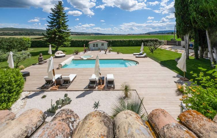 Gîte pour 4 personnes, avec jardin et terrasse à Les Mées