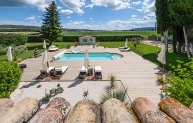 Gîte pour 4 personnes, avec terrasse et jardin à Les Mées