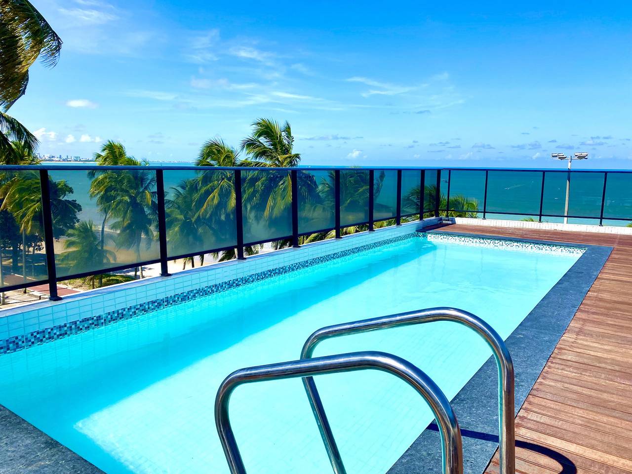 Geheel appartement, Vakantieappartement voor 3 personen met balkon in Cabo Branco, João Pessoa (gemeente)