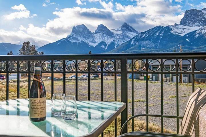 Vakantiewoning voor 6 personen, with zwembad and whirlpool as well as tuin in Banff Nationaal Park
