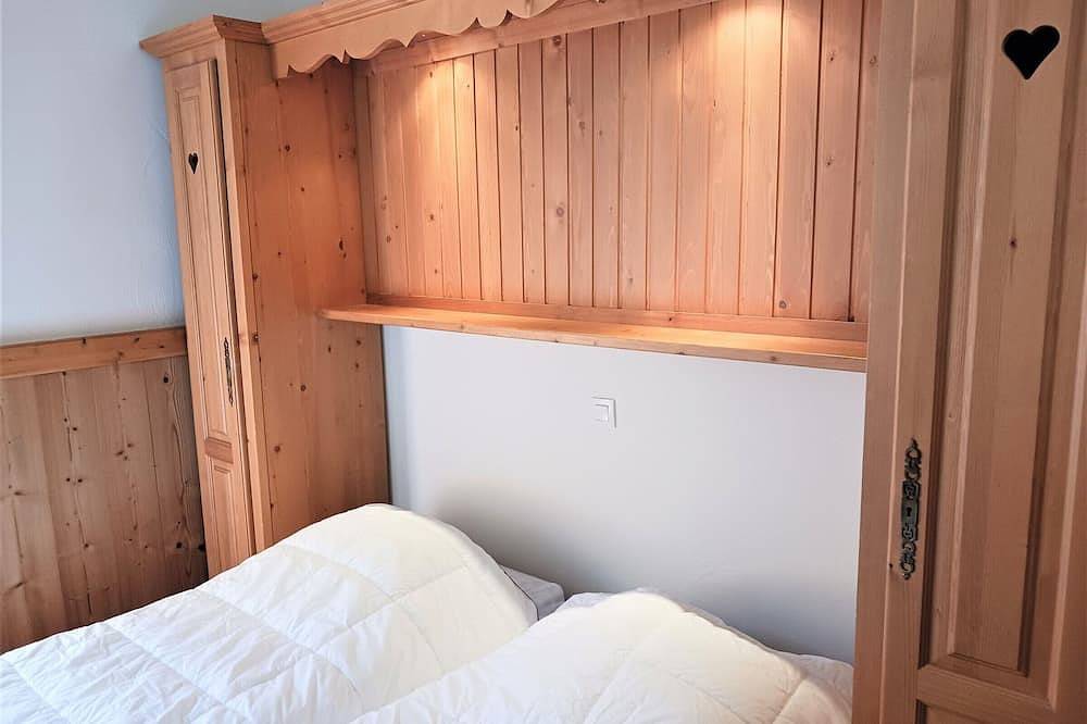 Entire apartment, Spacious mountain apartment, 8 pers, pool & parking in Les Arcs, Bourg-Saint-Maurice