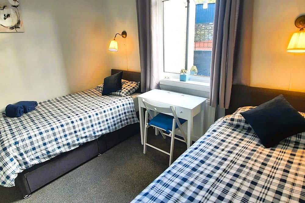 Tom's Place -  a bungalow that sleeps 4 guests  in 2 bedrooms in Kirkcudbright, Dumfries and Galloway