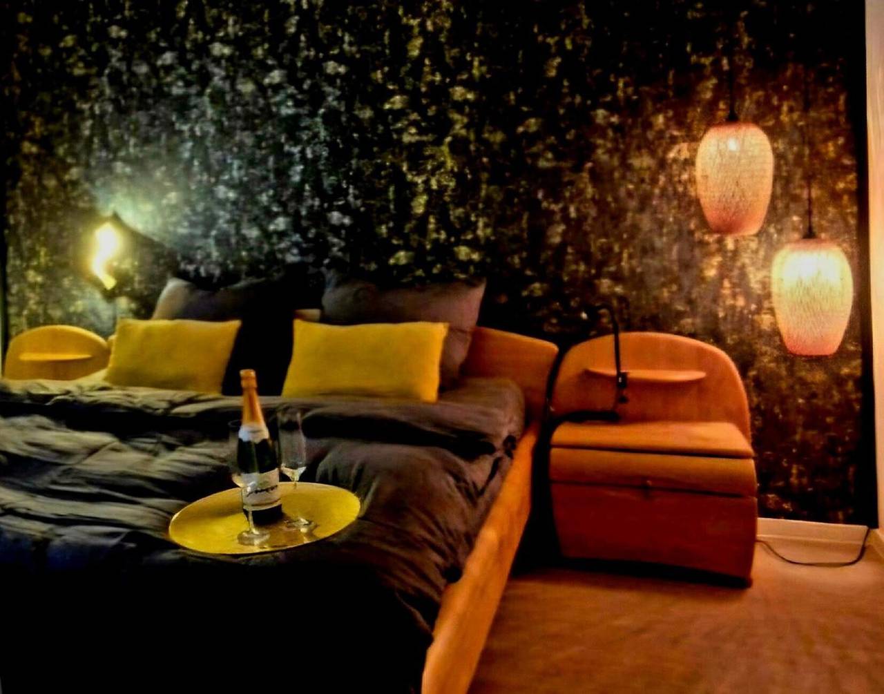 Ganze Wohnung, Schöne Ferienwohnung mit tollem Ausblick - 2 Schlafzimmer, Balkon, Parkplatz in Kniebis, Freudenstadt