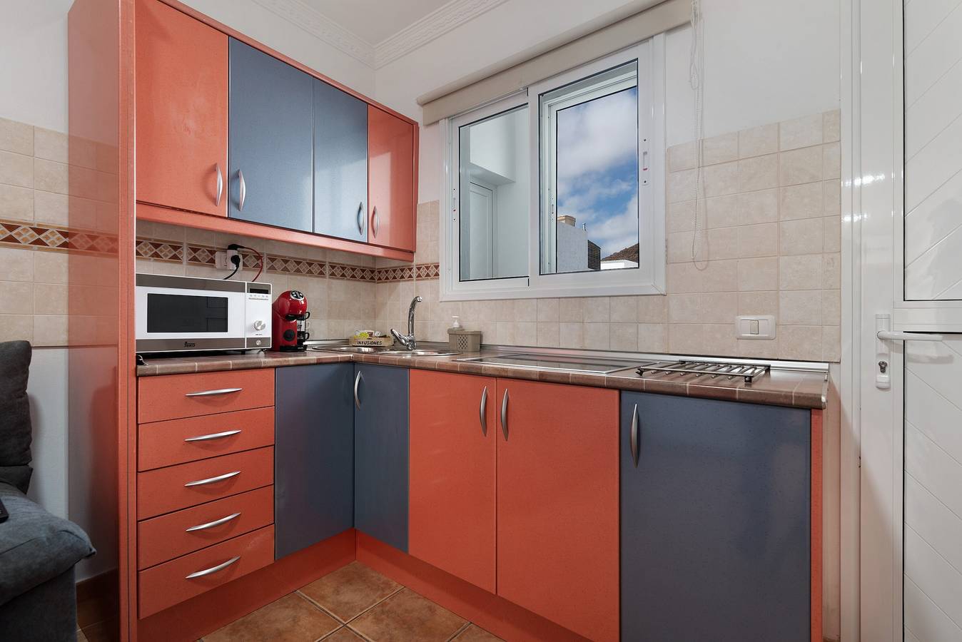 Vakantieappartement 'Unidad A' met zeezicht, wifi en airconditioning, foto 7