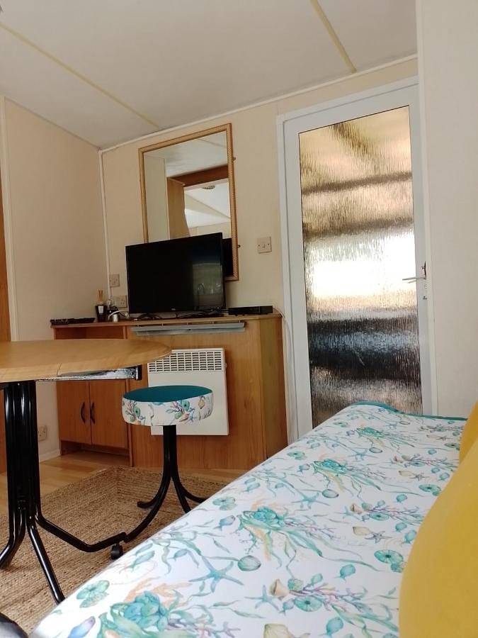 Jolie bungalow 2 pas du lac in Sanguinet, Côte d’Argent