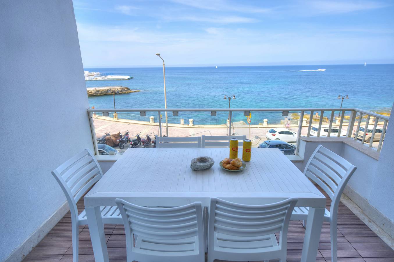 Entire apartment, Holiday apartment for 9 people with balcony in Tas-Sliema, Malta Island