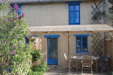 Maison de vacances pour 6 personnes, avec piscine ainsi que jardin et terrasse à Calorguen