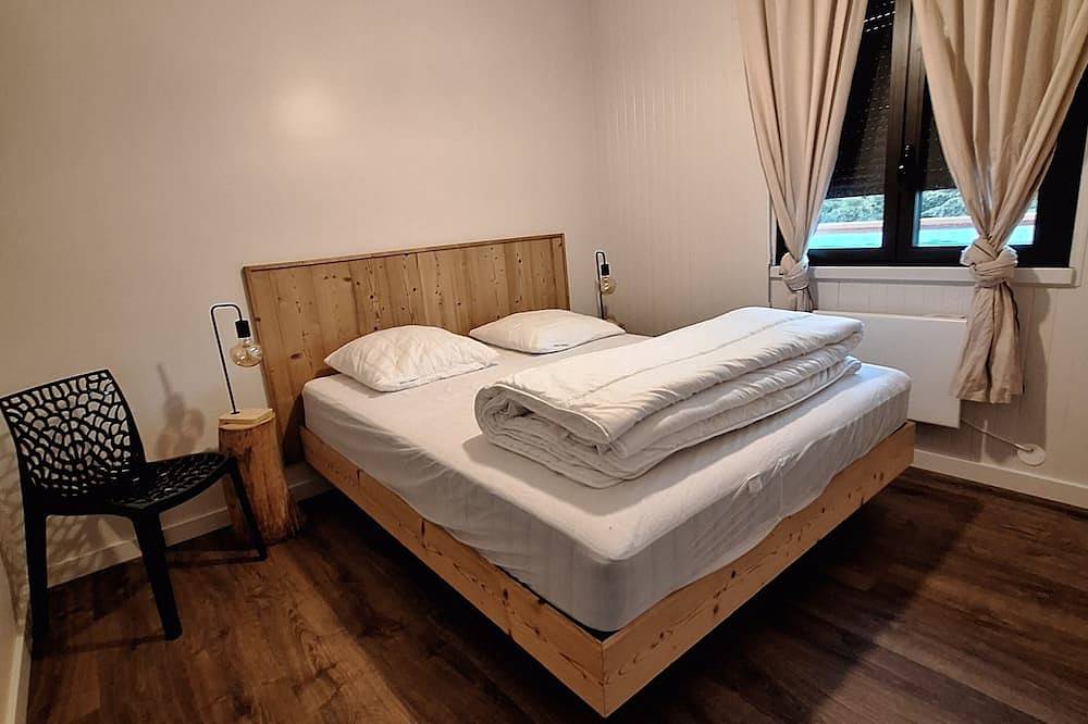 Chalet Marghan Super Besse 8+2 persons with Spa in Super Besse, Besse-et-Saint-Anastaise
