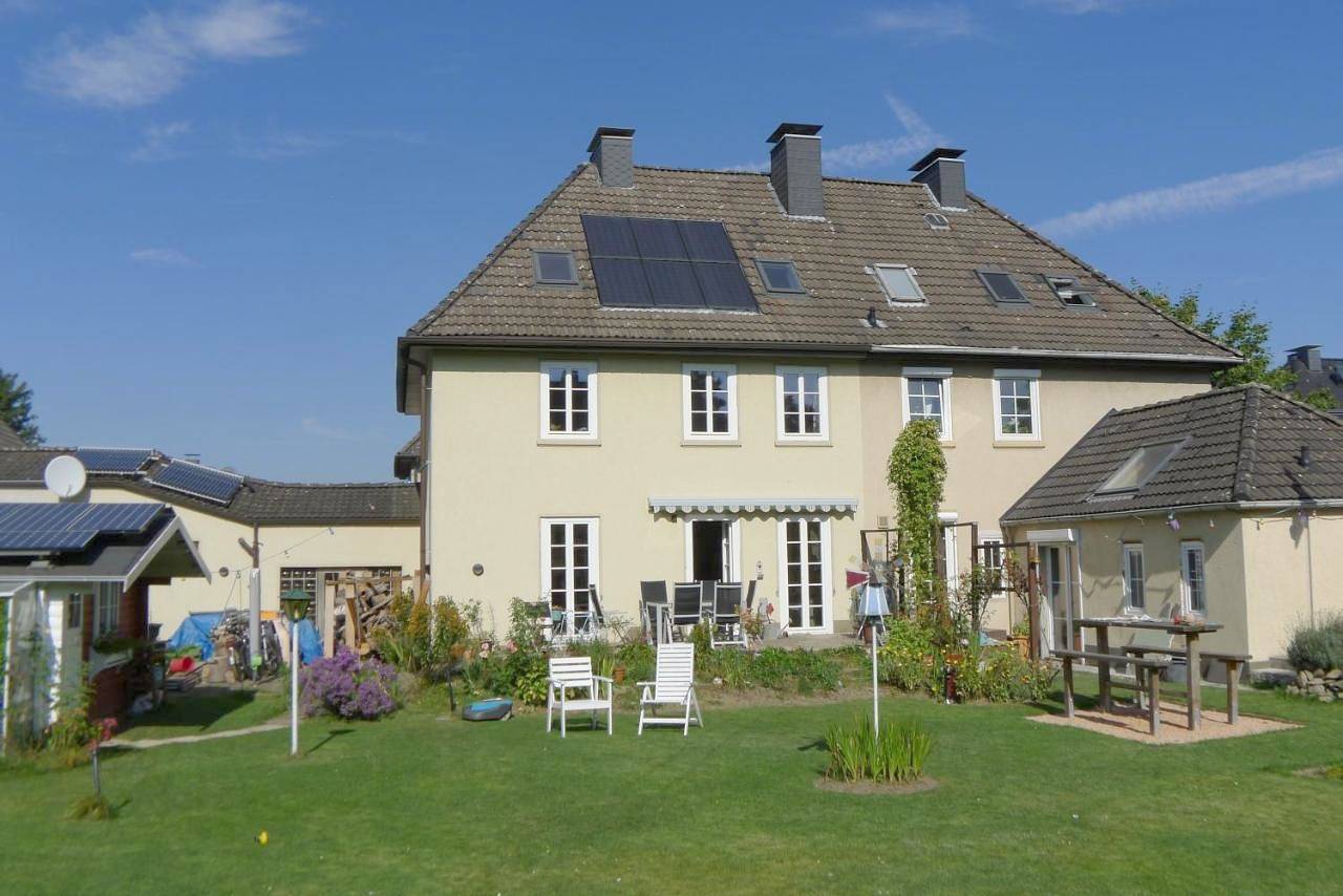 Ganze Ferienwohnung, Double Room with Private Bathroom in Mülheim an der Ruhr, Ruhrgebiet