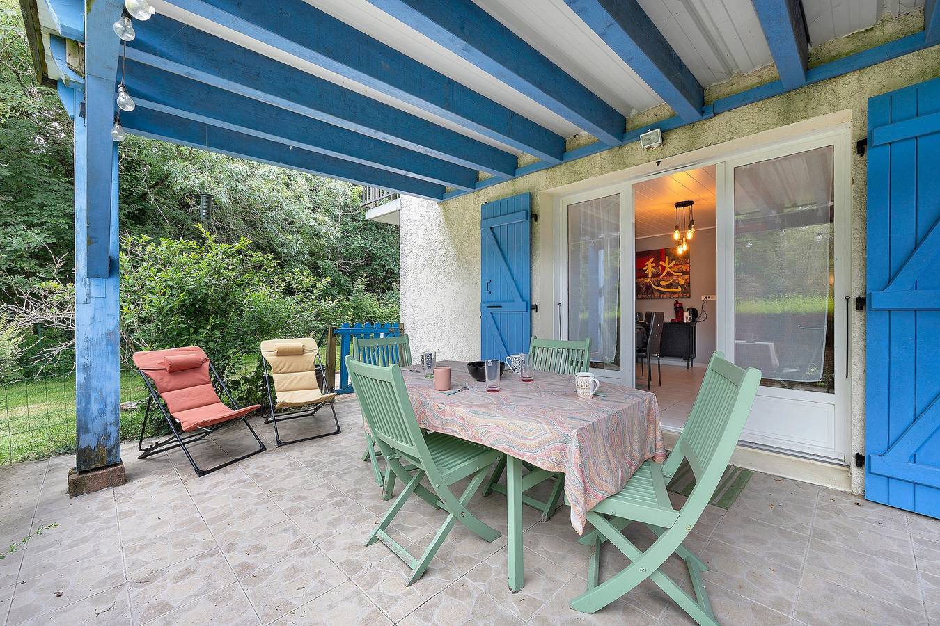 Gîte Douceur de Vivre - Marais: Lake View, Shared Pool & Wi-Fi in Saint-Avaugourd-des-Landes, Vendée