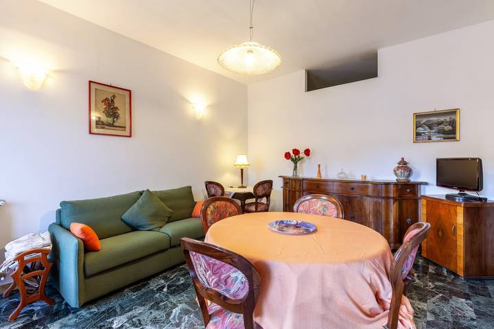 Appartamento per 5 persone, con Balcone a Carrara