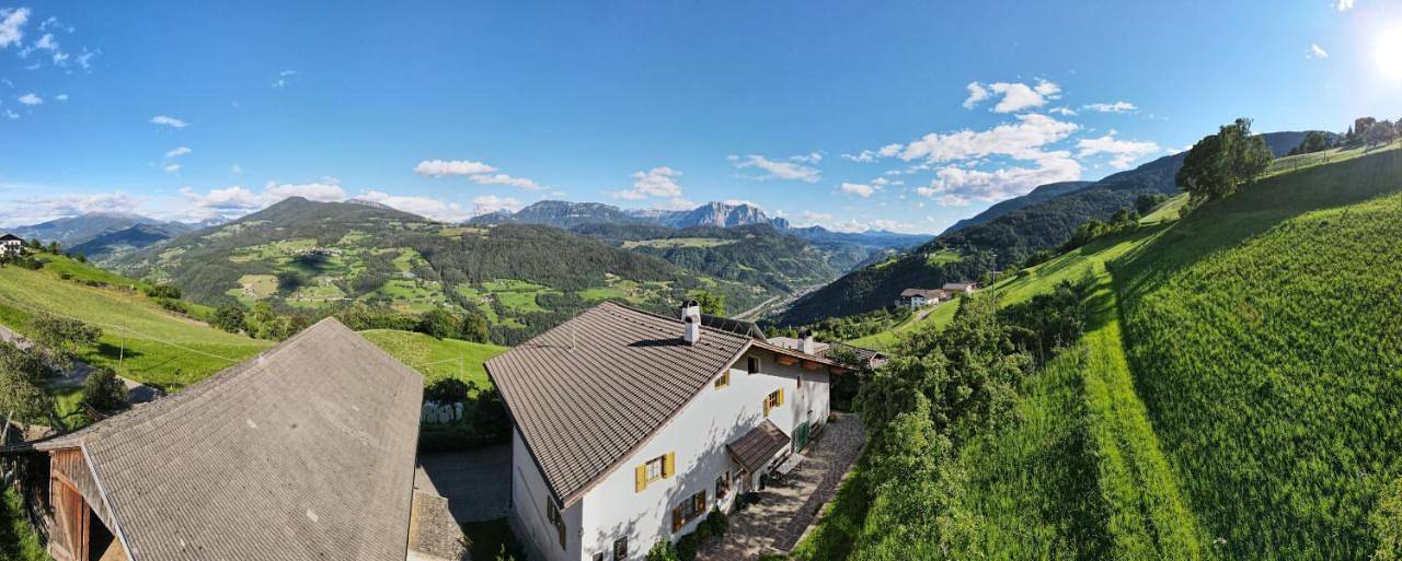 Ganze Wohnung, Hauserhof Farmhouse with Dolomite View in Villanders, Sarntaler Alpen