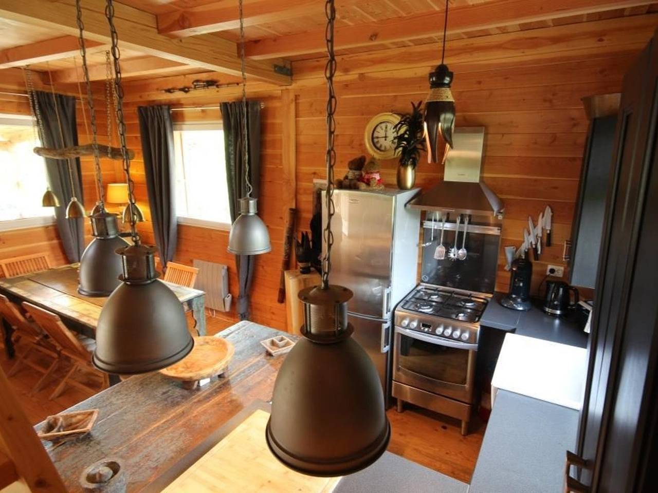 Holzchalet am Crescent See - 6-7 Pers., rustikaler Charme & moderner Komfort in Marigny-l'Église, Naturpark Morvan