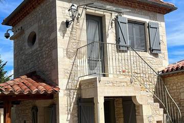 Agriturismo pour 6 personnes, avec jardin et jacuzzi à Grézels