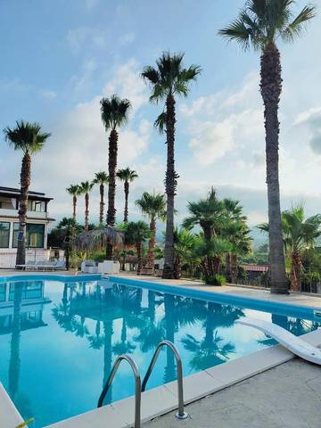 Chambre d’hôte pour 2 personnes, avec piscine et jardin ainsi que vue et terrasse à Lamezia Terme