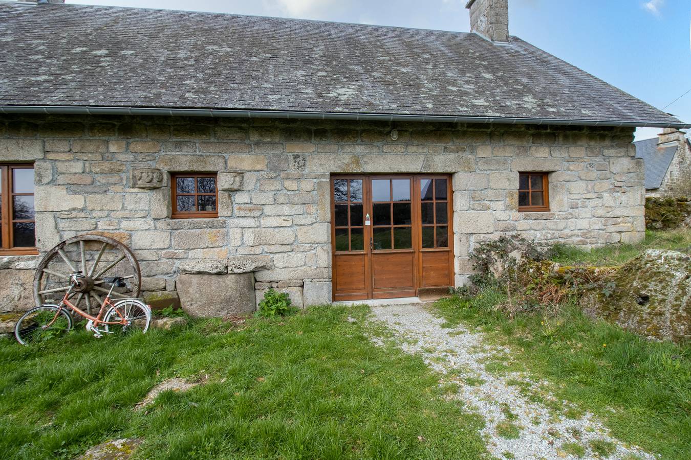 Holiday Home "La maison des Florentins" with Garden & Wi-Fi in Chaumeil, Tulle region