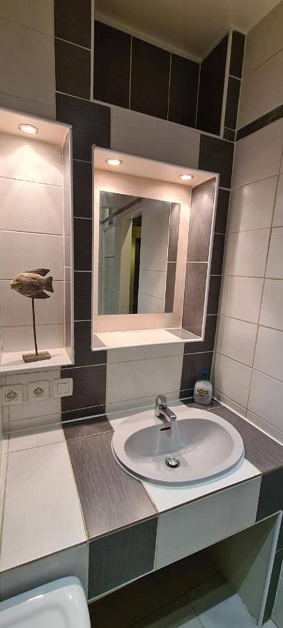 Appartement entier, One-Bedroom Apartment in Évian-les-Bains, Région de Thonon-les-Bains