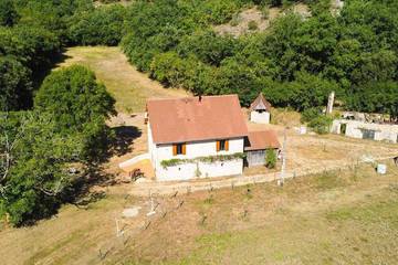 Gîte pour 8 personnes, avec jardin à Lacave