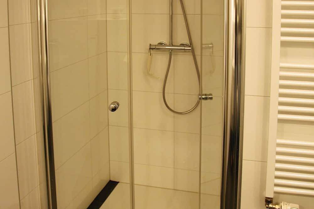 Entire apartment, 300 meters to the Baltic Sea - two terraces and garden - Wifi available in Nienhagen, Bad Doberan & Surroundings