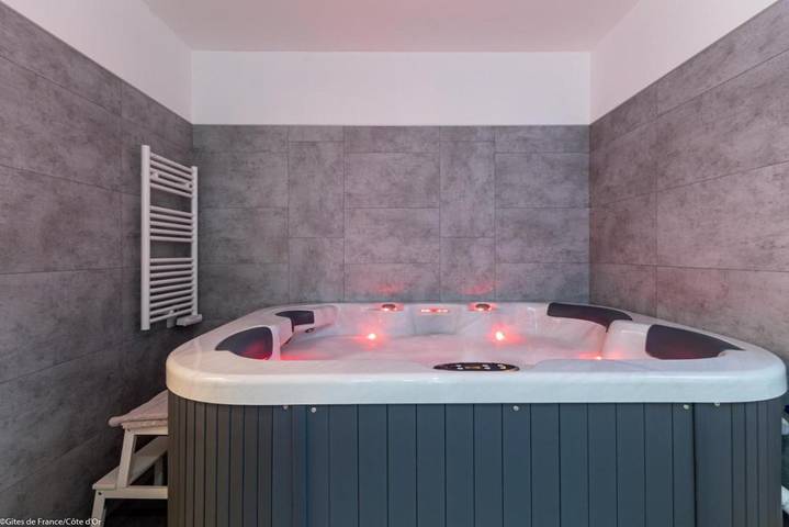 Maison de vacances pour 6 personnes, avec terrasse et jacuzzi