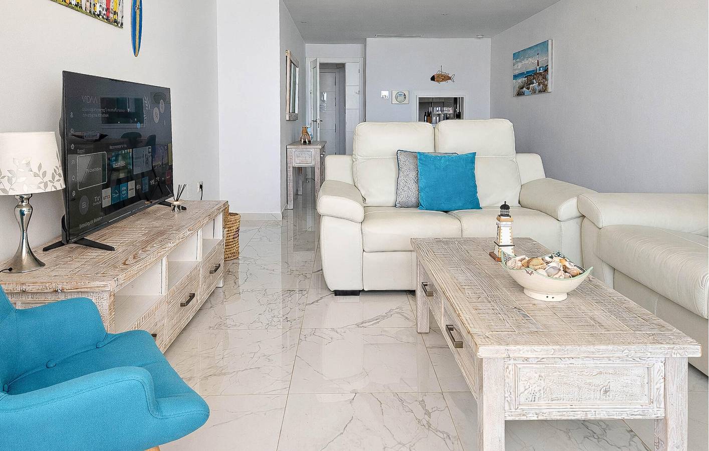 Apartamento vacacional entero, Junto a la playa 94: Terraza, Piscina, Parking y Wifi in Casares del Mar, Casares