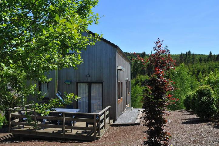Chalet voor 6 personen, with terras and tuin as well as sauna in Houffalize
