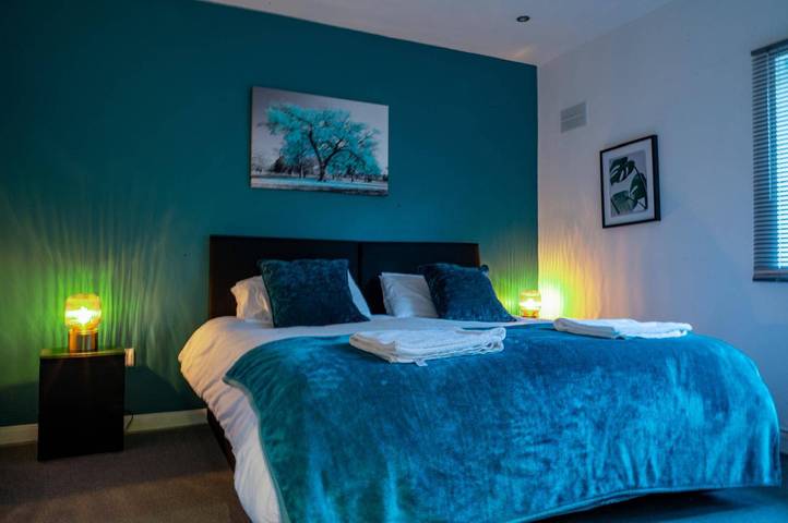 4br-sleeps8-privategarden-freeparking in Nottingham, East Midlands