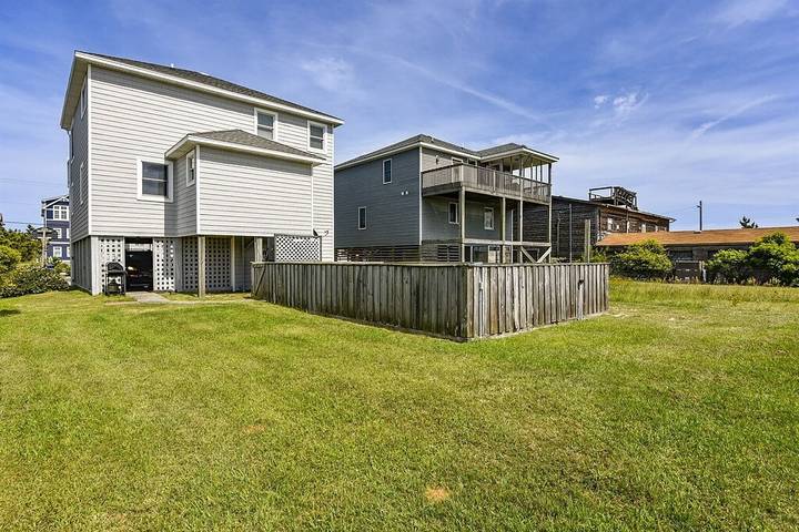 Vacation rental for 12 people, with hot tub and balcony, with pets in Nags Head