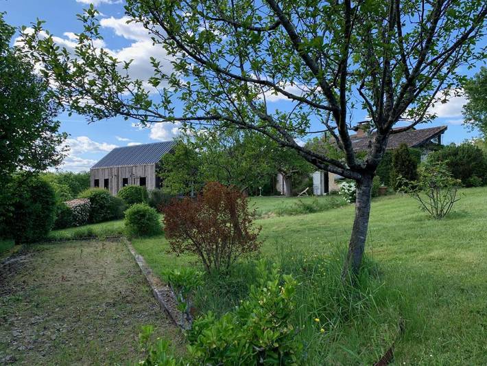 Location de vacances pour 2 personnes, avec piscine ainsi que jacuzzi et jardin à Aillas - 2