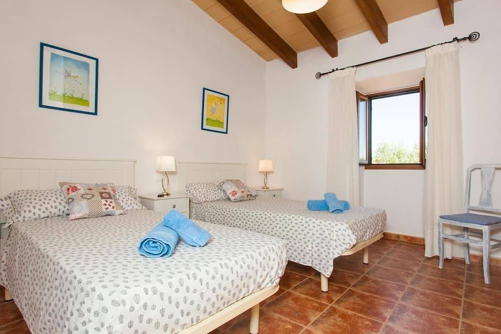 Villa Paula. Reformada Casa Tradicional de Mallorca in Es Llombards, Santanyí