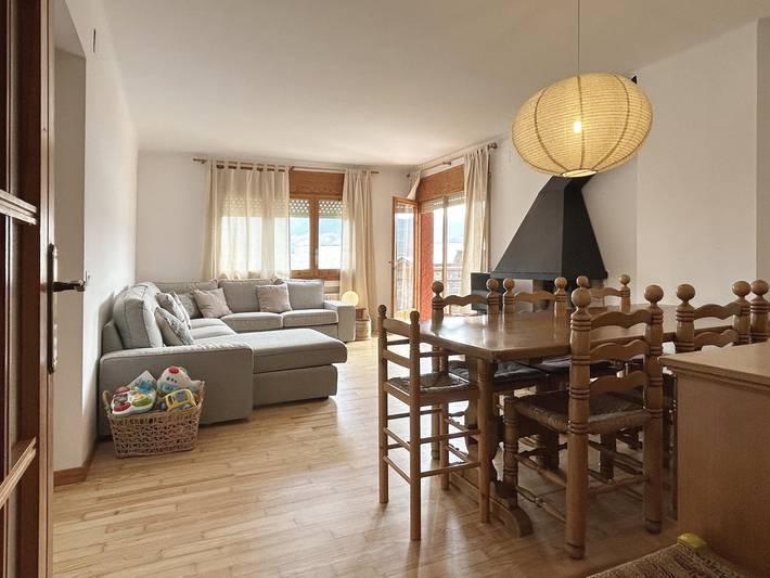 Apartamento para 7 personas, con Balcón/Terraza además de Jardín y Piscina en Puigcerdá
