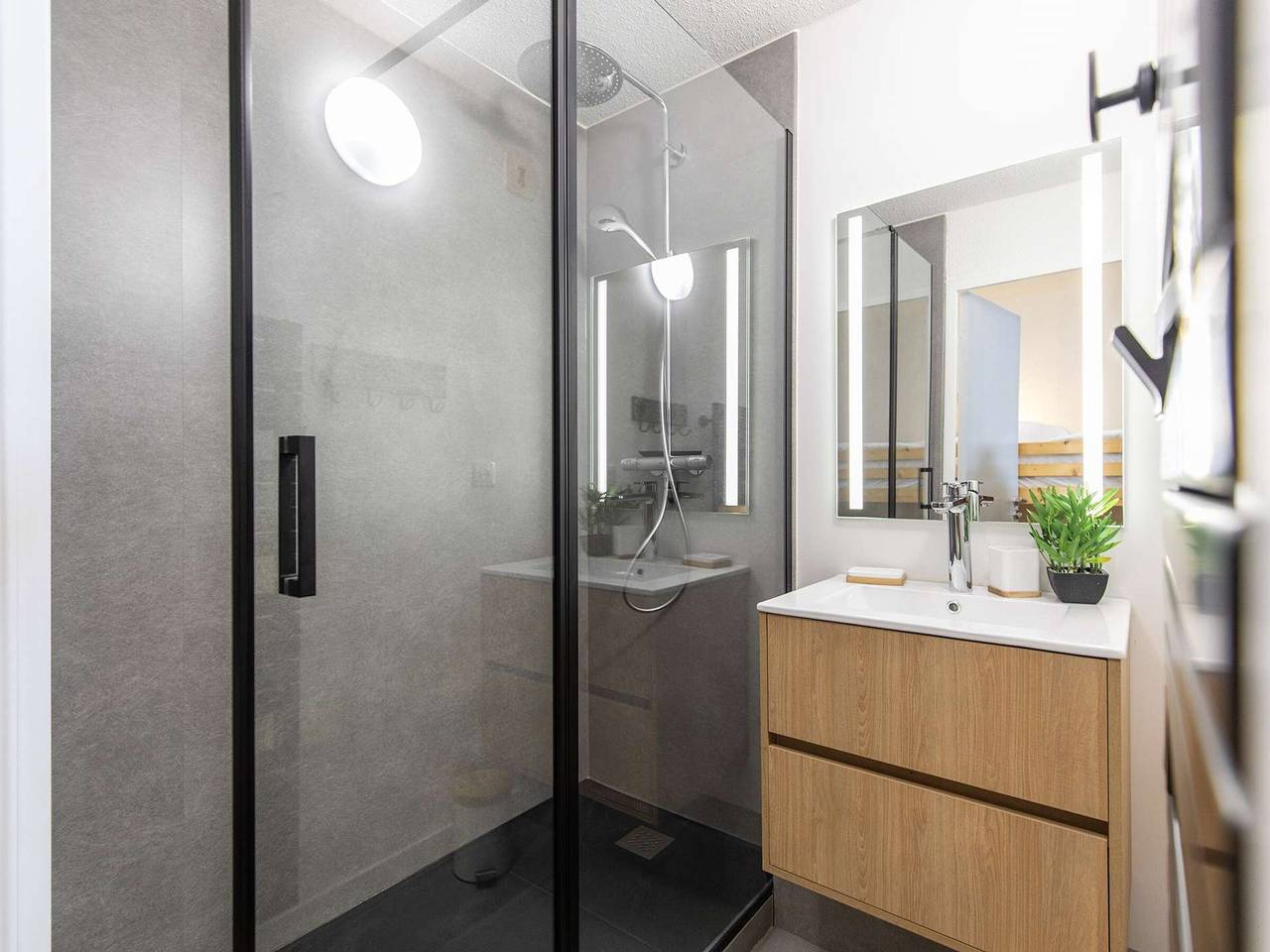 Ganzes Studio, Renoviertes Studio für 6, Südbalkon, nah an Pisten, moderne Ausstattung in La Mongie, Bagnères-de-Bigorre