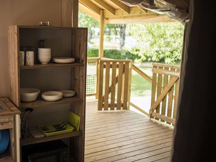 Camping des Pêcheurs - Safaritent 5 personen - Pilotis Cabin in Pont-de-Poitte, Jura Francais