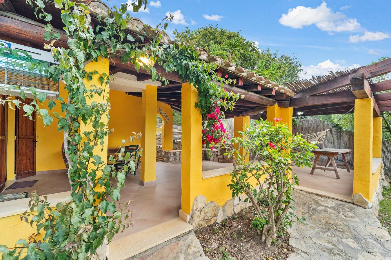 Ferienhaus 'Casa Agus' mit privater Terrasse und privatem Garten in Torre delle Stelle, Maracalagonis