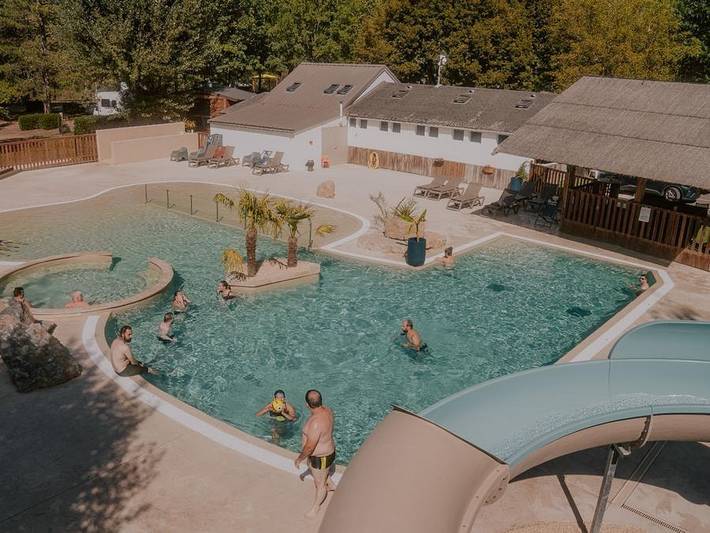 Flower Camping Le Pont du Tarn - Bungalow de lona 2/4 personas - Coco Sweet 16m² - 2 habitaciones - Sin baño - Riverside in Florac-Trois-Rivières, Cevenas