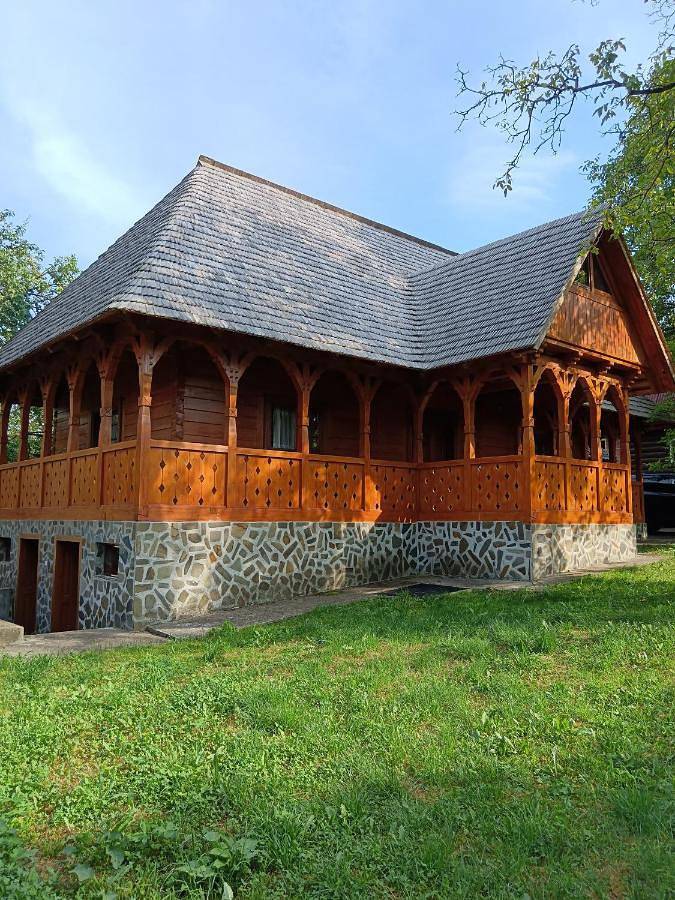 Gîte pour 2 personnes, avec vue et jardin dans Breb